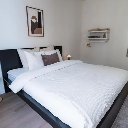 Appartement Near Center, Large 7br With Wifi & Tv
