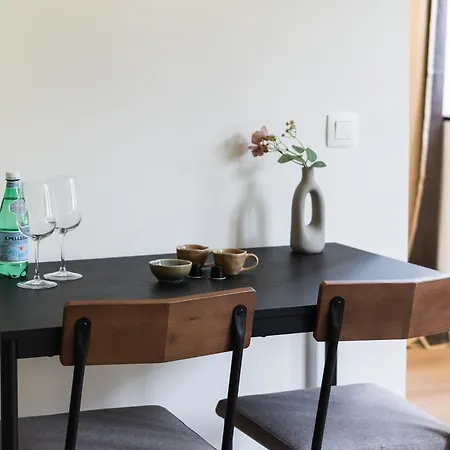 Near Center, Large 7br With Wifi & Tv 아파트