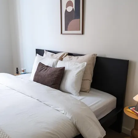 Near Center, Large 7br With Wifi & Tv Appartement *