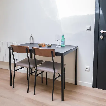 Appartement Near Center, Large 7br With Wifi & Tv