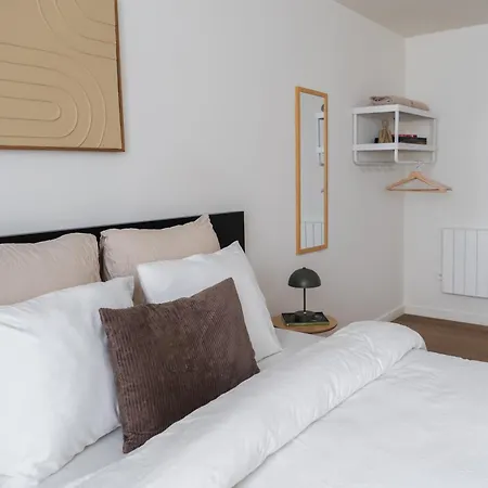 아파트 Near Center, Large 7br With Wifi & Tv *