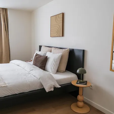 아파트 Near Center, Large 7br With Wifi & Tv 헨트