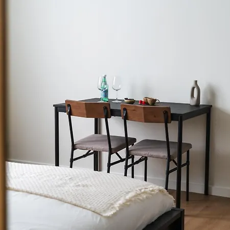 Near Center, Large 7br With Wifi & Tv Appartement