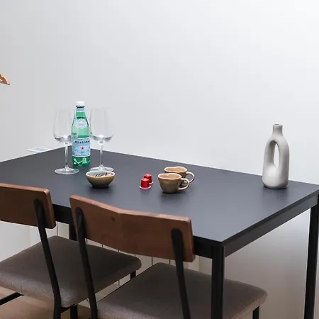 Near Center, Large 7br With Wifi & Tv 아파트