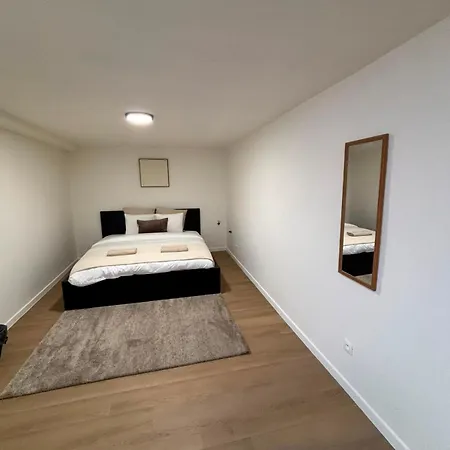 아파트 Near Center, Large 7br With Wifi & Tv