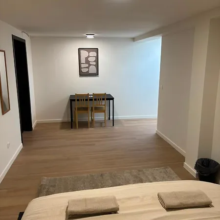 아파트 Near Center, Large 7br With Wifi & Tv *
