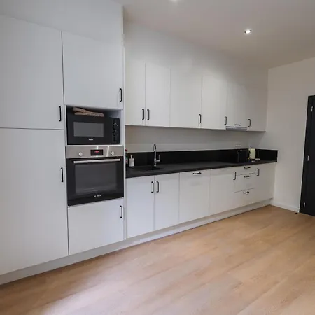 Near Center, Large 7br With Wifi & Tv Appartement Gand